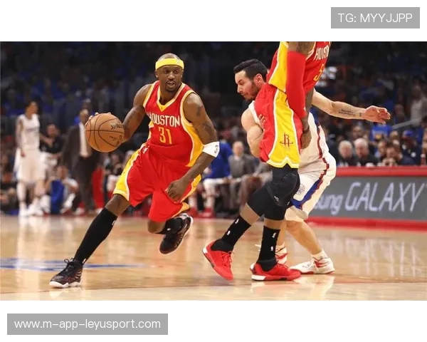 公牛训练笔记：挡拆后撤步投篮的稳定性提升